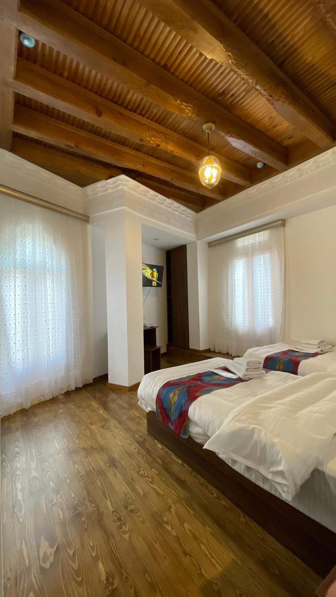 Mahbubakhon Guest House In Old City Bukhara Exterior foto